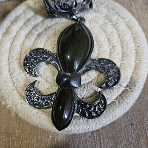 Fleur De Lis Scarf Slide